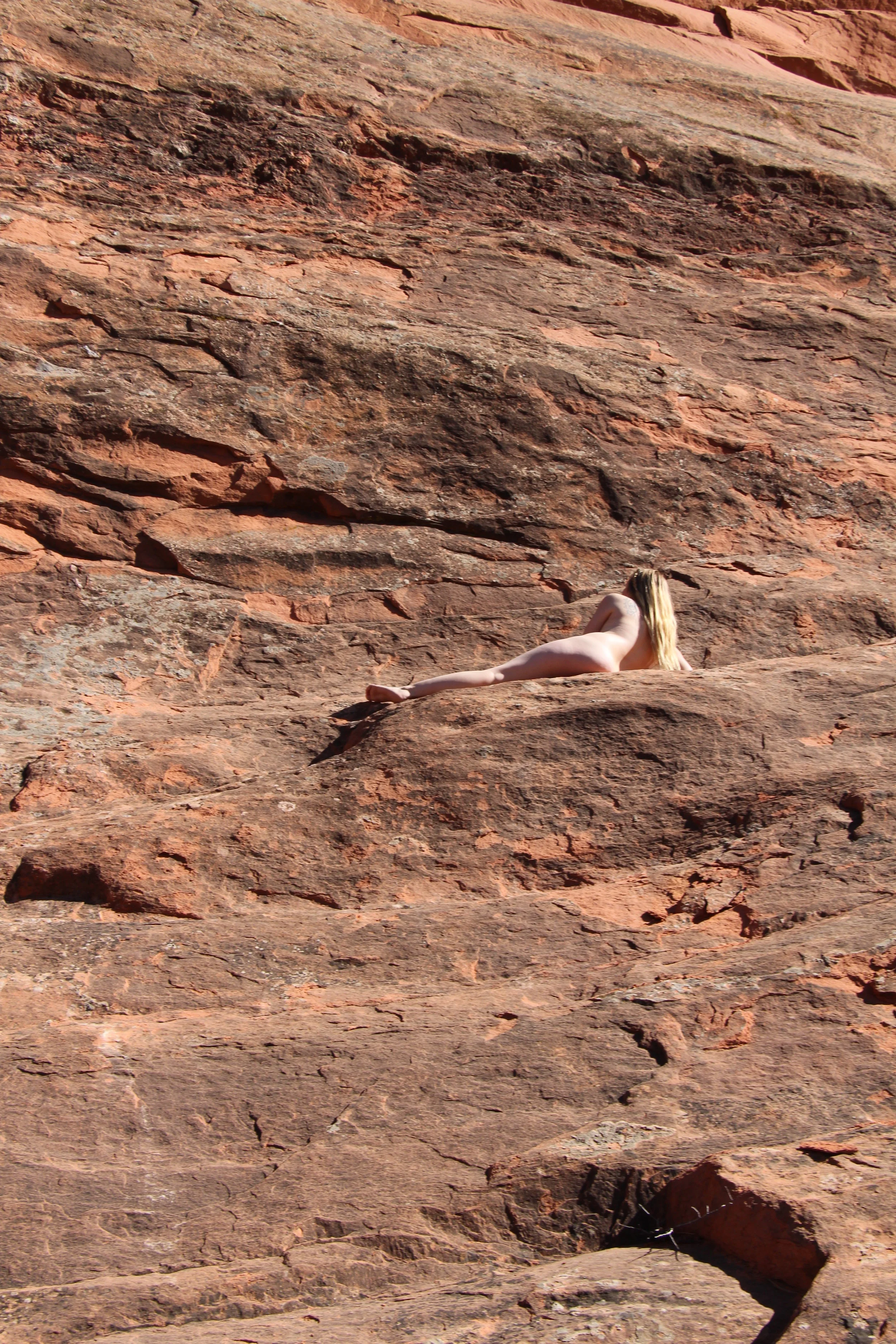 ZAli Redrocks Lying down.JPG