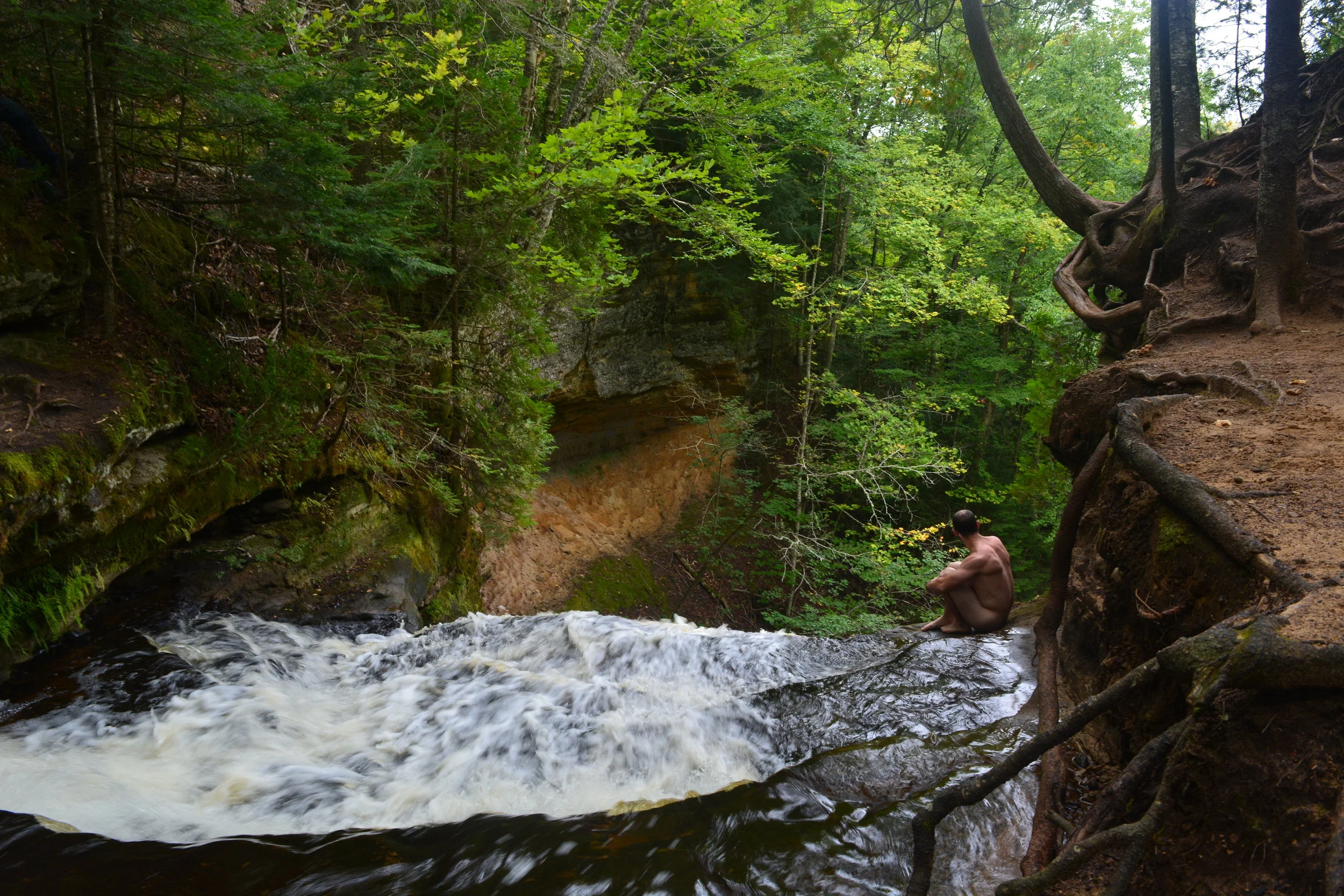 Lincoln Holding Knees.JPG