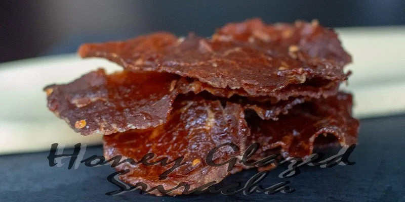 vethsJerky_slider6_honeyGlazedSriracha_1280x.jpg