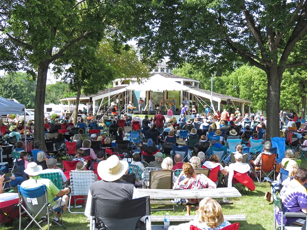Pavilion stage