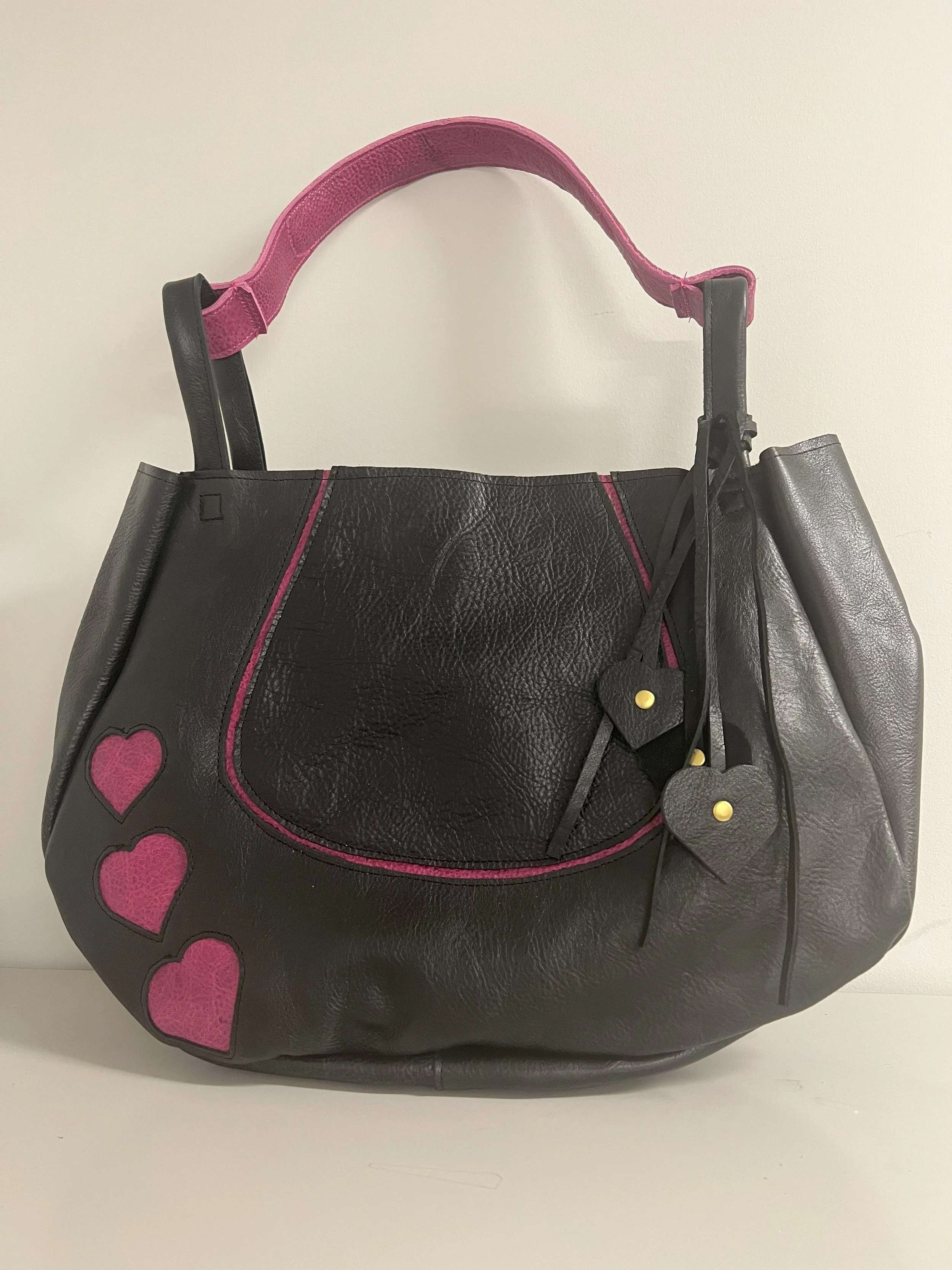 Black-pink hearts.jpg