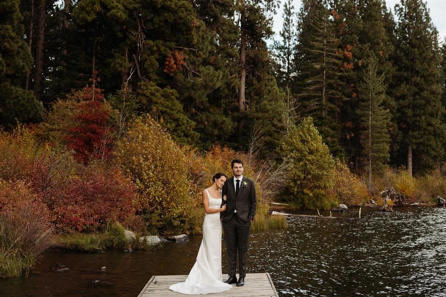 Still dreaming about MB &amp; Jake&rsquo;s wedding at @suttlelodge. Can&rsquo;t believe I got to close out my 2023 season here &hearts;️

#oregonwedding #oregonweddingphotographer #weddingphotography #weddingphotographer #weddinginspiration #suttlelo