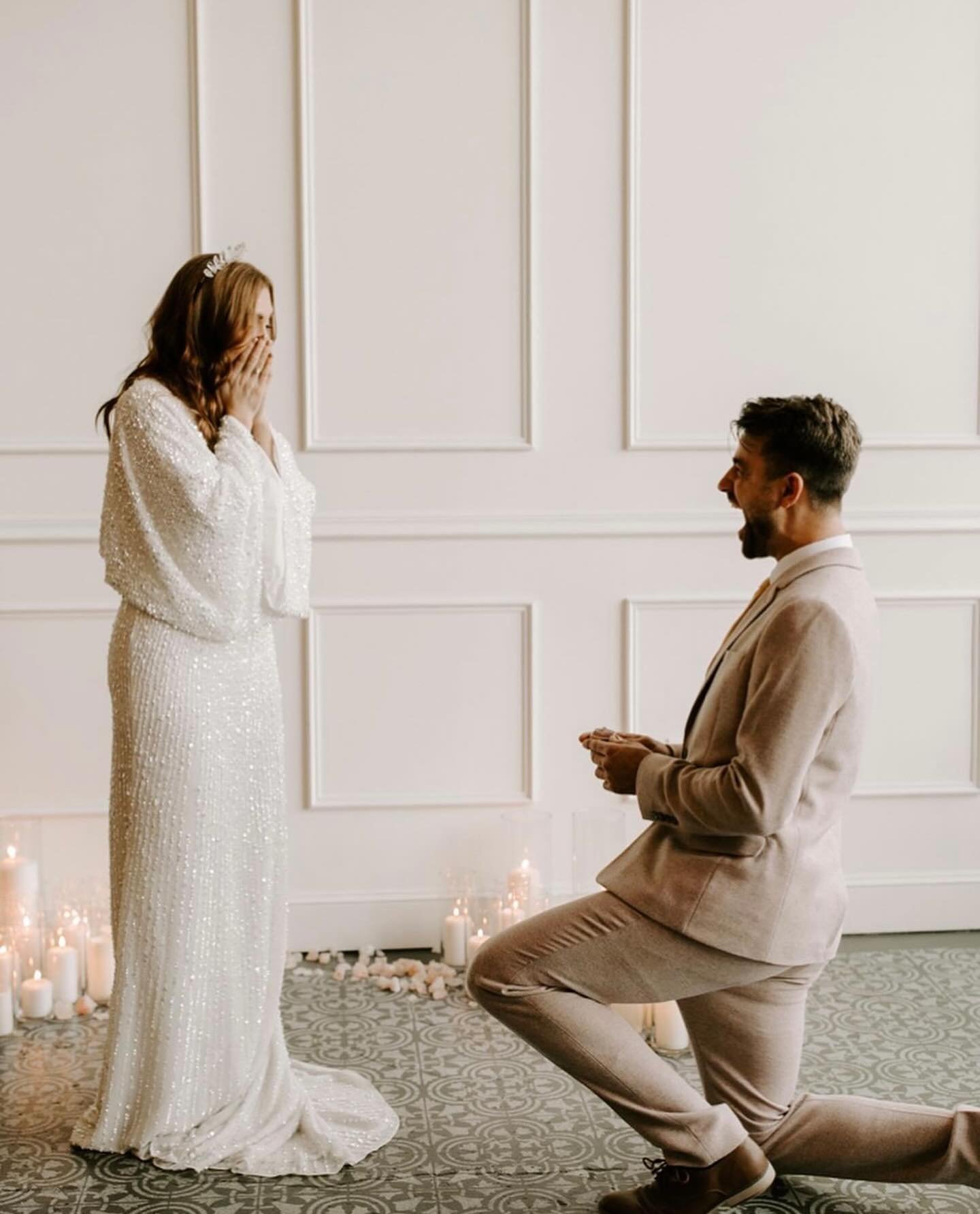 Weve seen our share of surprise proposals, and we&rsquo;re not about to pick a favorite, but this one (that began as a styled shoot!!) really took our breath away!
Thinking of popping the big question? DM us to find out how we can bring your moment t