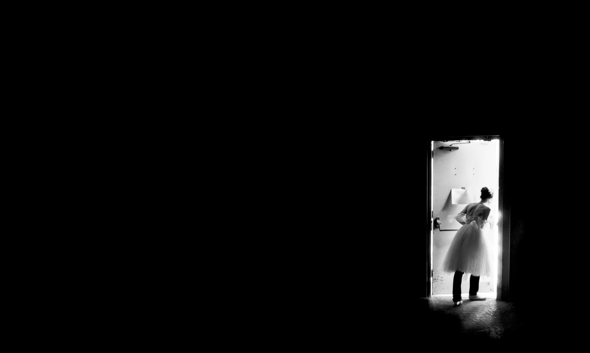 013_Ballerina Door_v90_2000.jpg