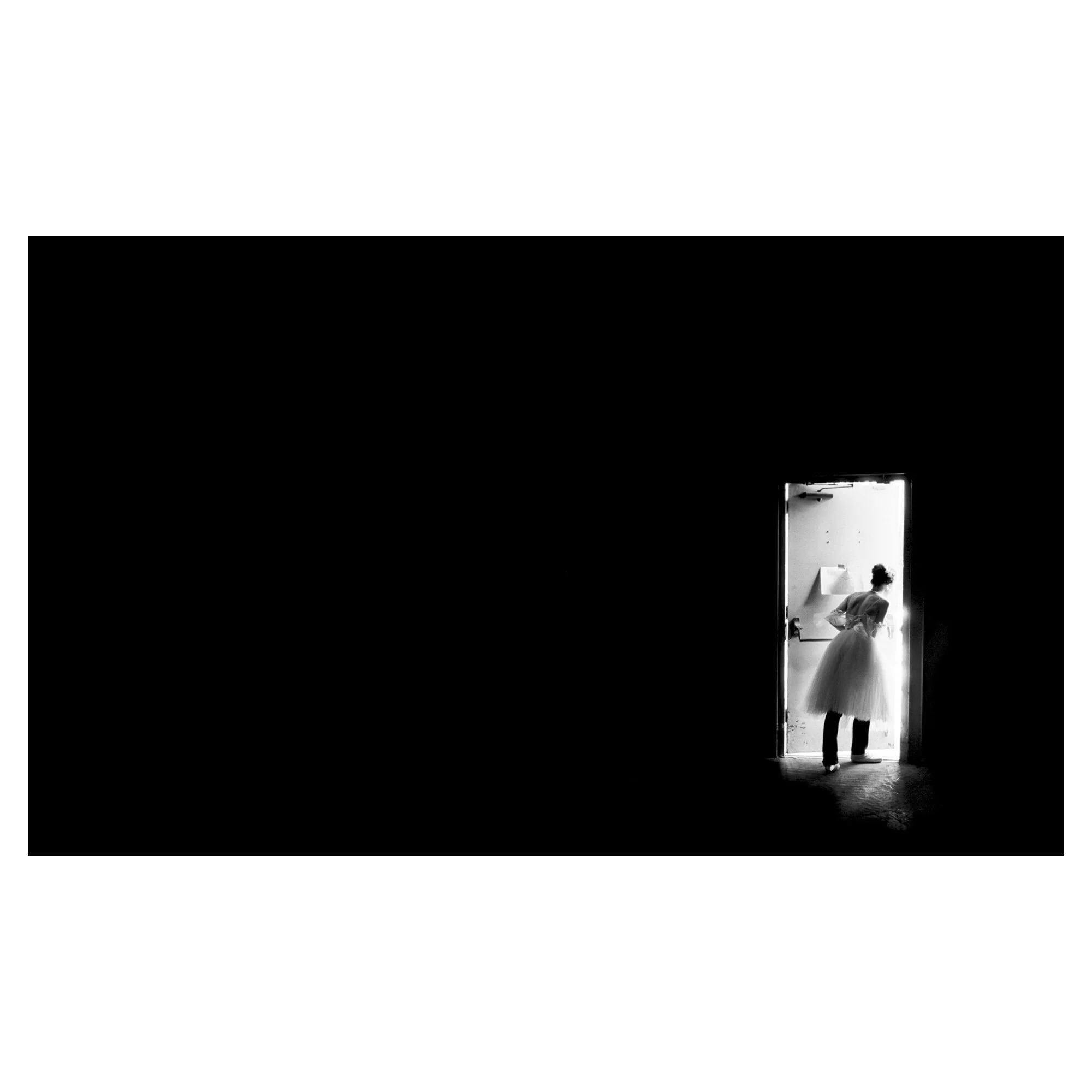 0015_013_Ballerina Door_v90_2000_1.jpg