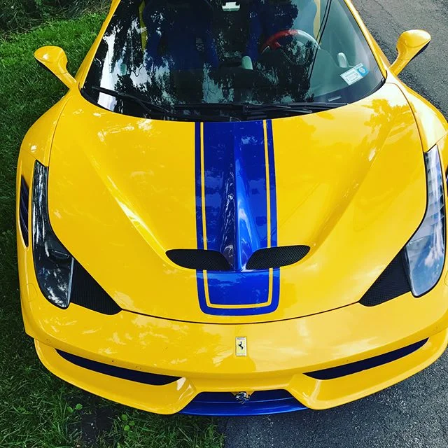 We love this color combo 💛💙 maybe toss in a little 💚 🤔

#lakeviewvalet #rochester #roc #fingerlakes