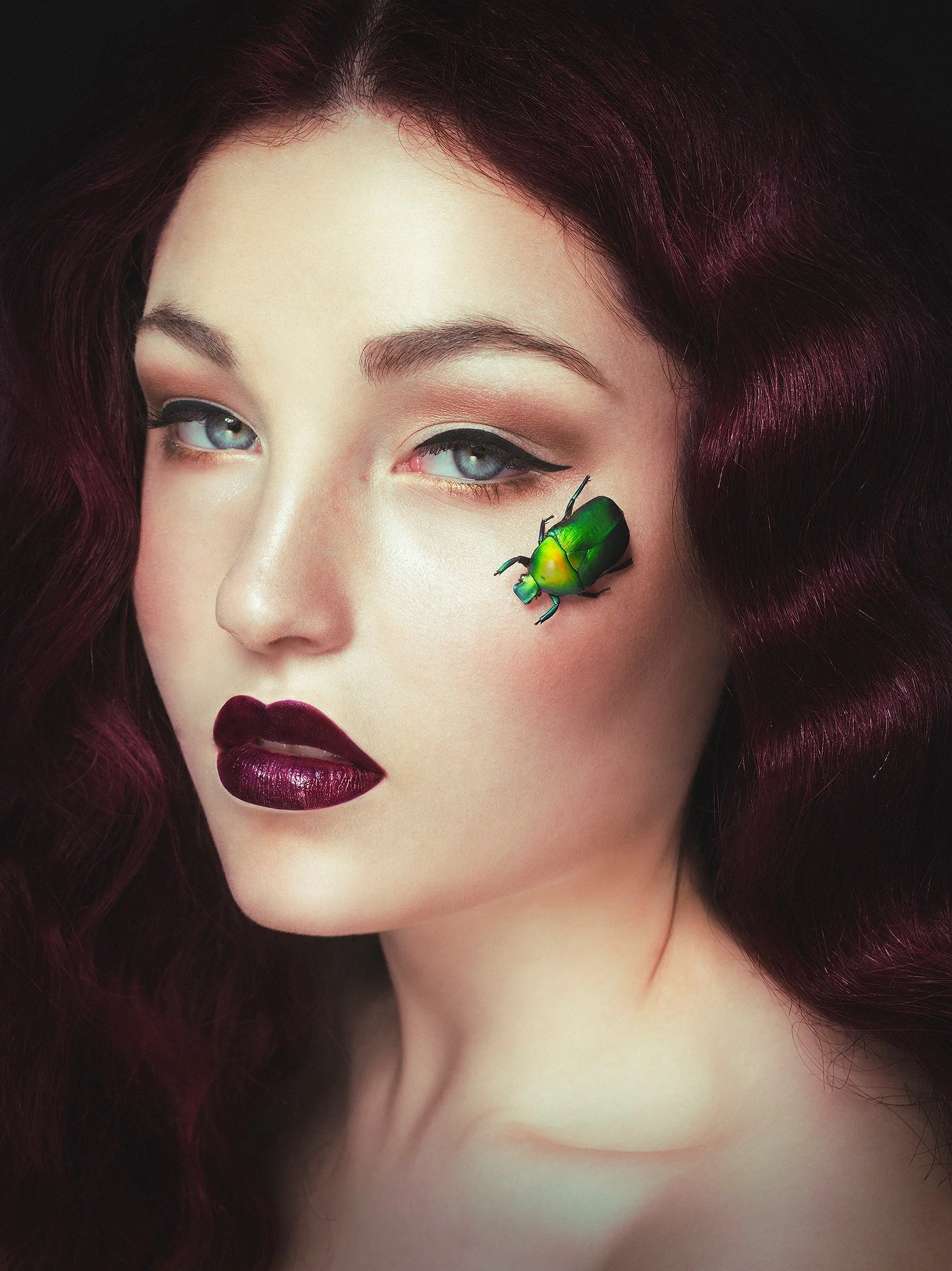 Es mi propuesta, estoy realizando otra imagen pero no me ha dado tiempo a acabarla, han sido unas semanas de no parar. En cuanto la acabe os la enseñaré :) La modelo es Elsa Illari y el maquillaje es de Victoria Stansfield 