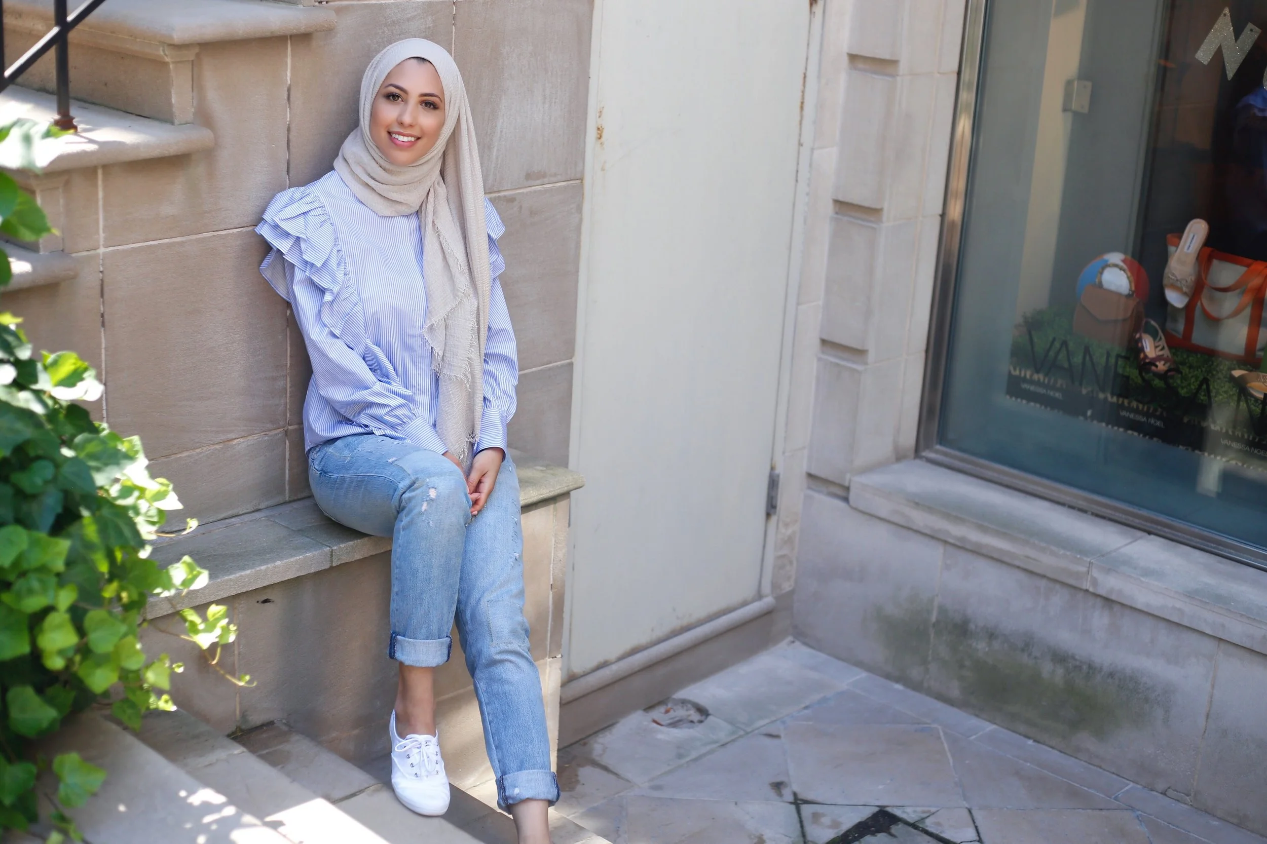 RUFFLES FOR DAY WALKS Blouse: Zara Jeans: Zara: Runners: Keds