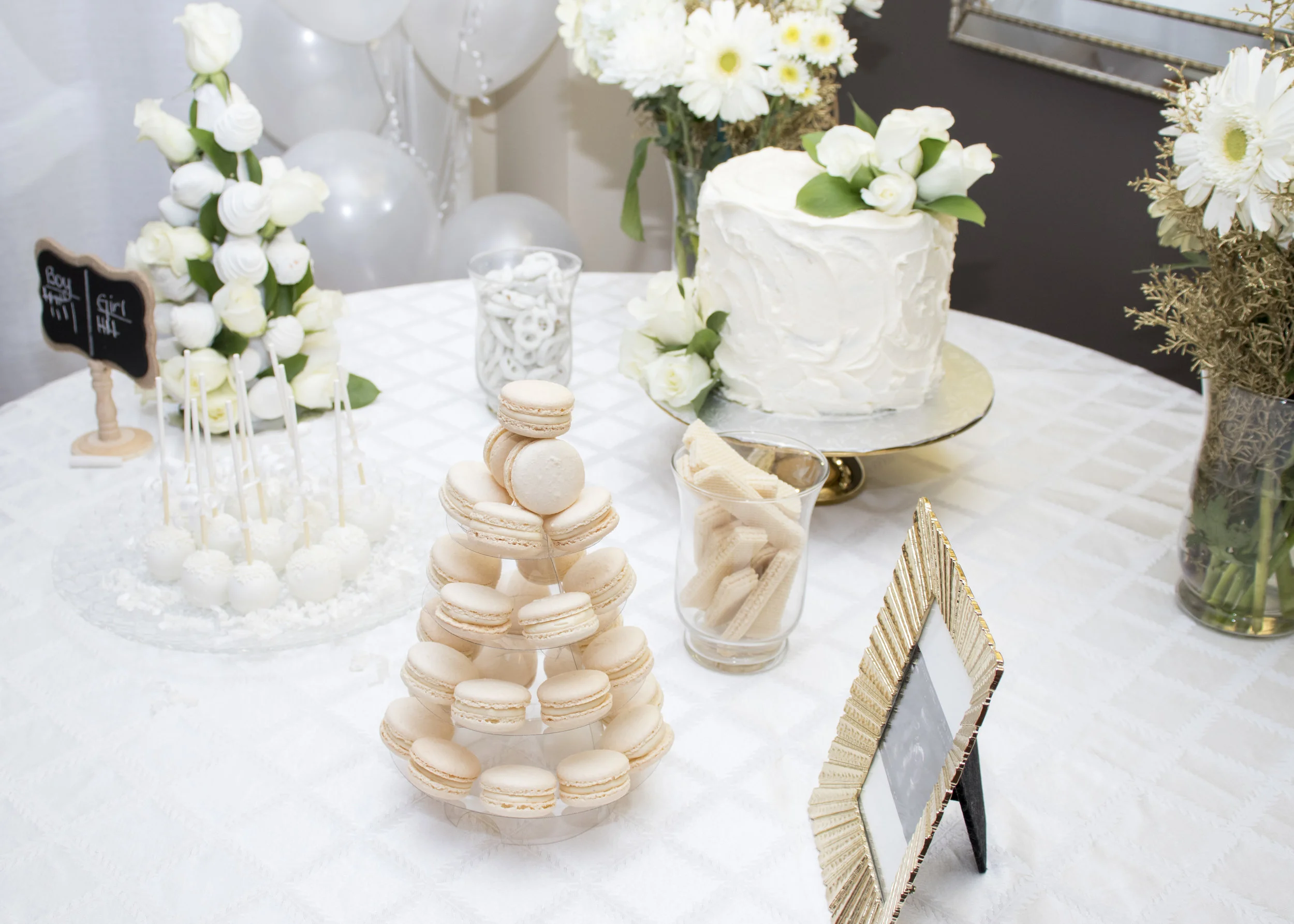 Thank you Quelque Chose Pâtisserie for the best tasting macarons! Vanilla macarons went perfectly with the dessert table. 