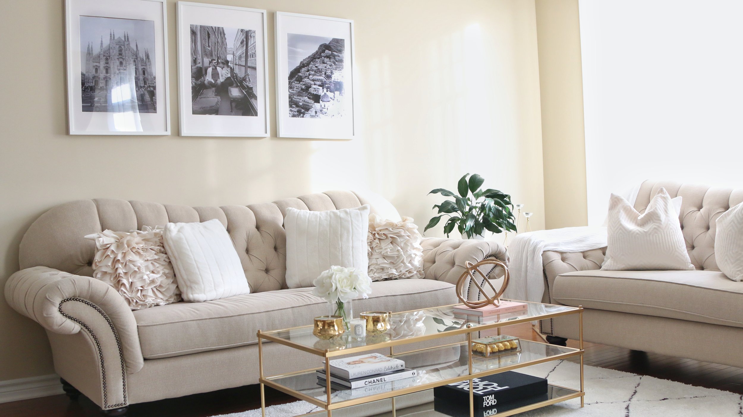 living room gold decor