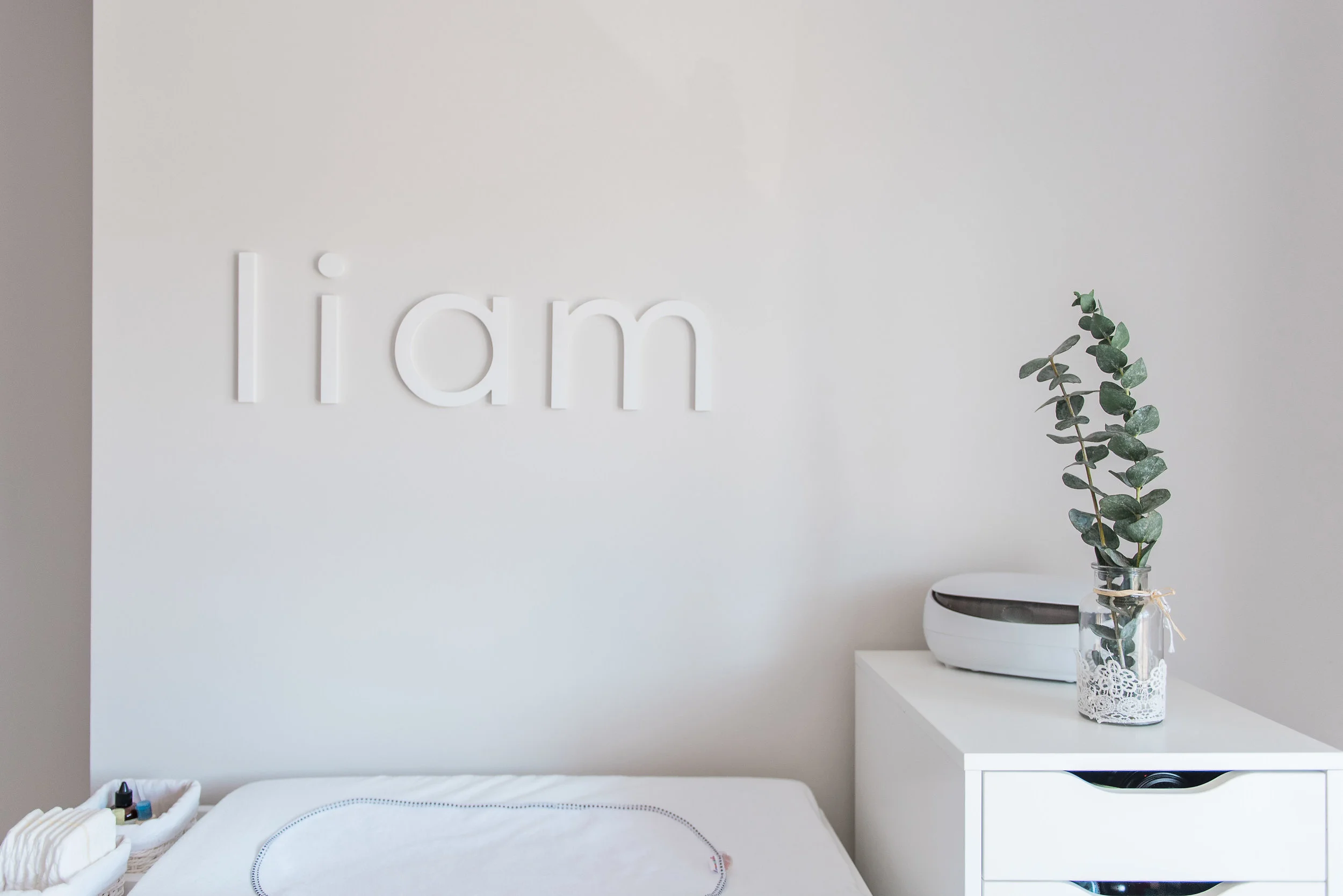 0020_Newborn_Lifestyle___All_White_Nursery_Baby_Boy___Hanan.jpg