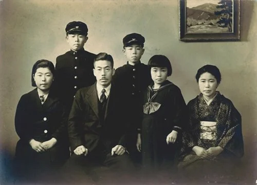 A young Yayoi and her family. image courtesy of http://www.tate.org.uk