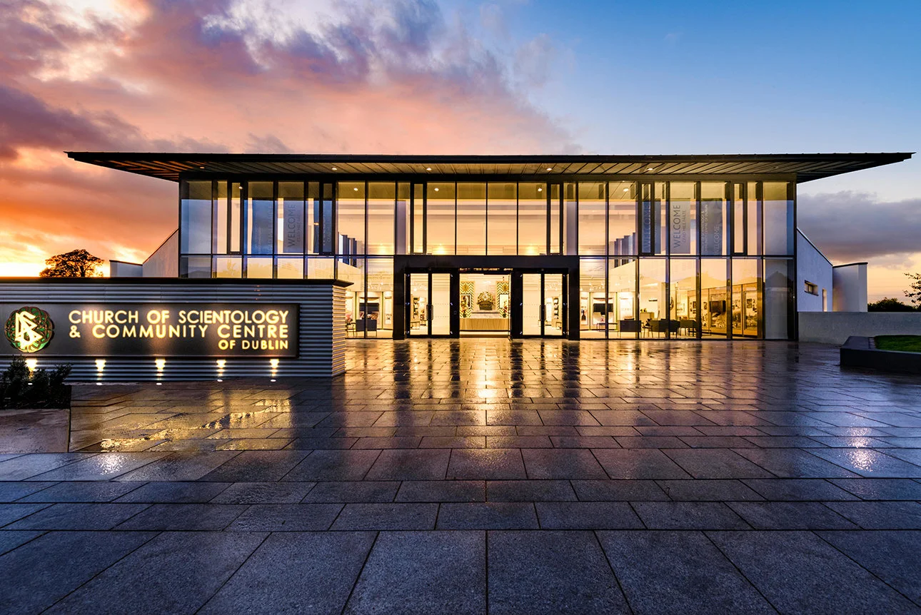 DUBLIN_ARCHITECTURE-EXTERIOR-ENTRANCE-STRAIGHT-ON_07C5943.jpg