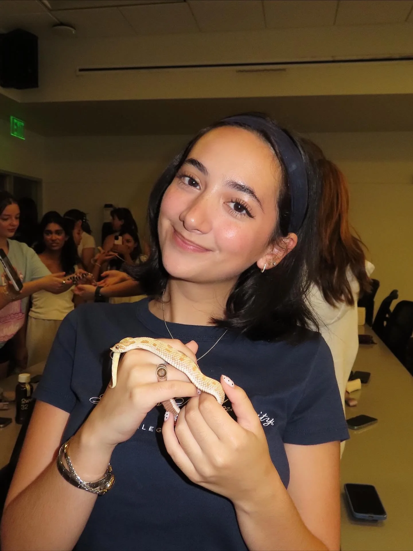 Our girls + @aggie.lilies had such a fun (and scaley🐍🦎) time with Scaley Havens! 

#tamuleias #aggies #gigem #service #exoticanimals