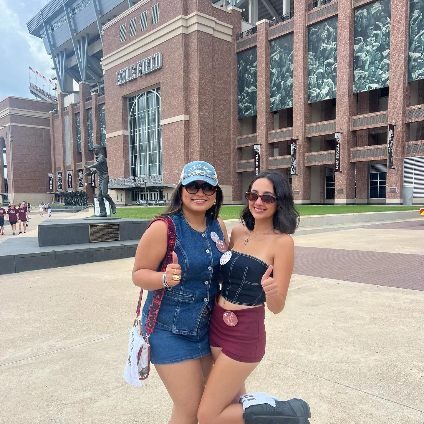 Football season + Leias = the perfect win 🏈💫 BTHO Utah State!! 
#leias #gigem #aggiefootball #rushleias