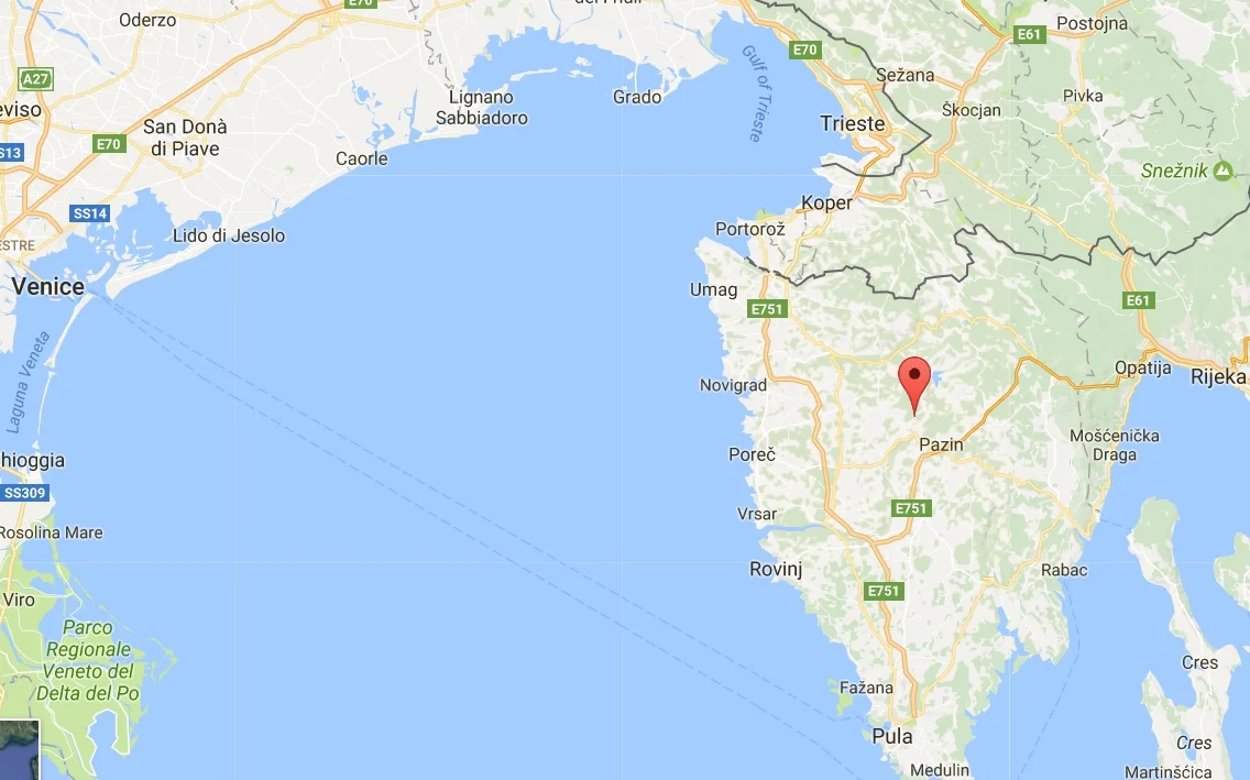 The proximity of Rovigno to several major airports makes it an easy destination from anywhere in the world. Shuttles from Venice, Zagreb or Rijeka are available and it is possible to fly into the local airport in Pula from several European cities.