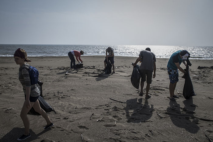 beach clean-up el toro 4-17 (1).jpg
