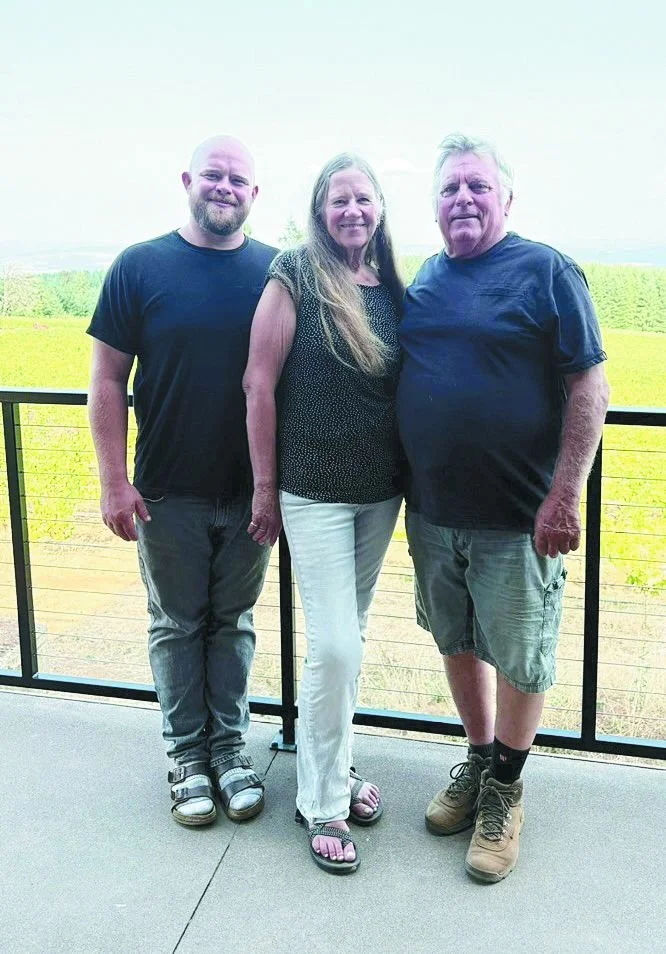 Andrew-Lynn-and-John-Albin-6590_fitbox_1000x1000.jpg
