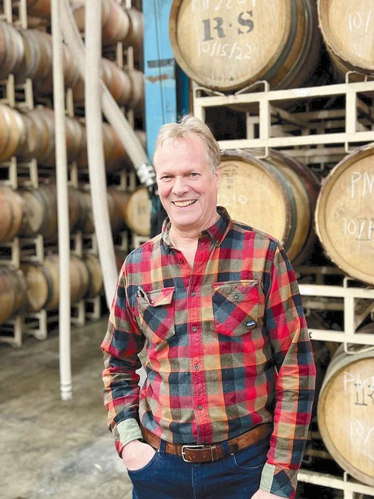 Rob-Stuart-in-the-winery-5499_fitbox_1000x1000.jpg