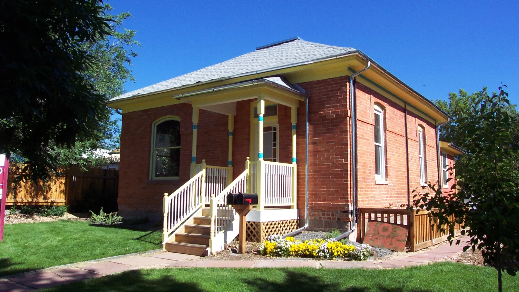 103 E simpson Exterior.JPG