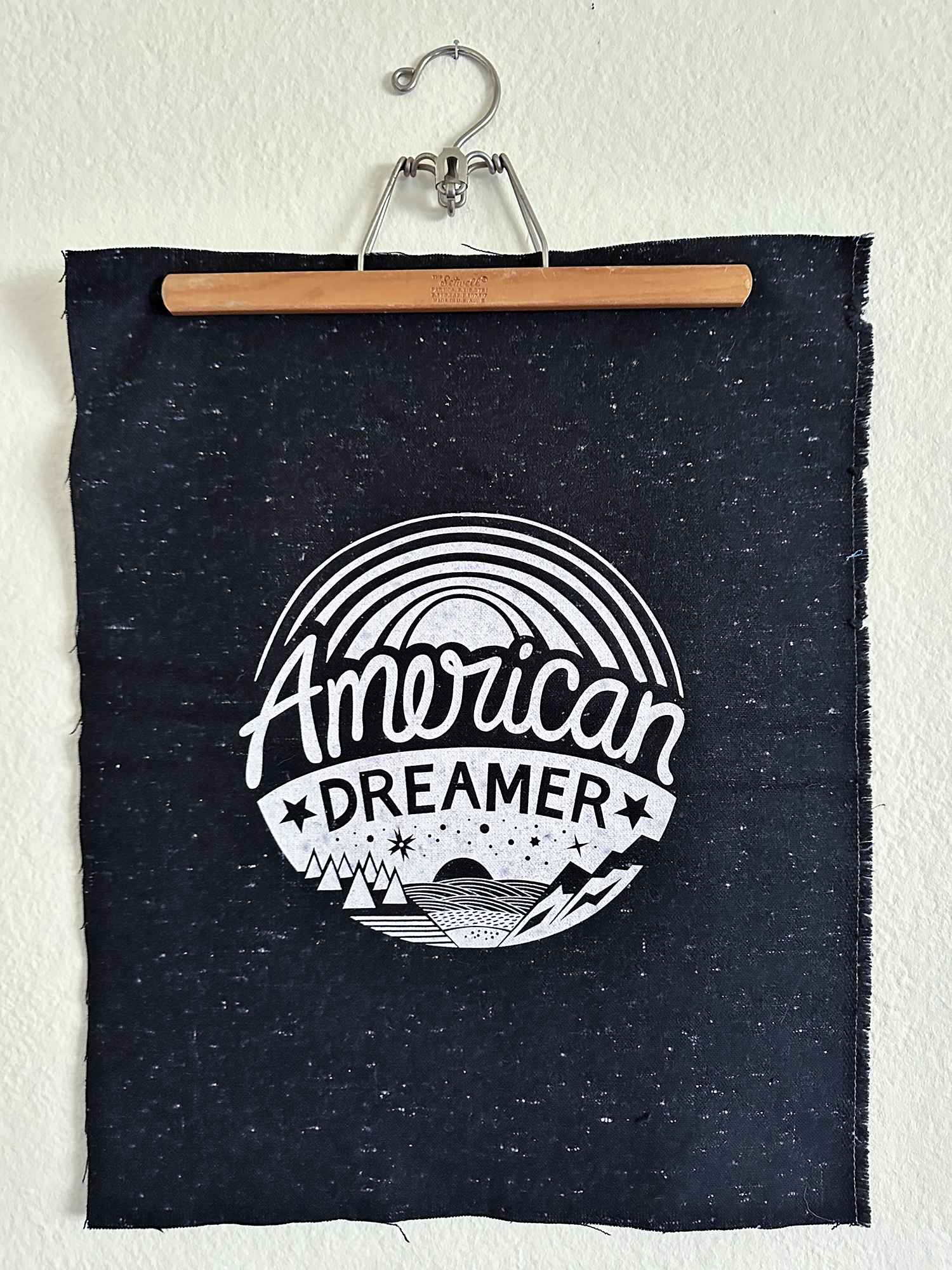 A-dreamer-black-1.png