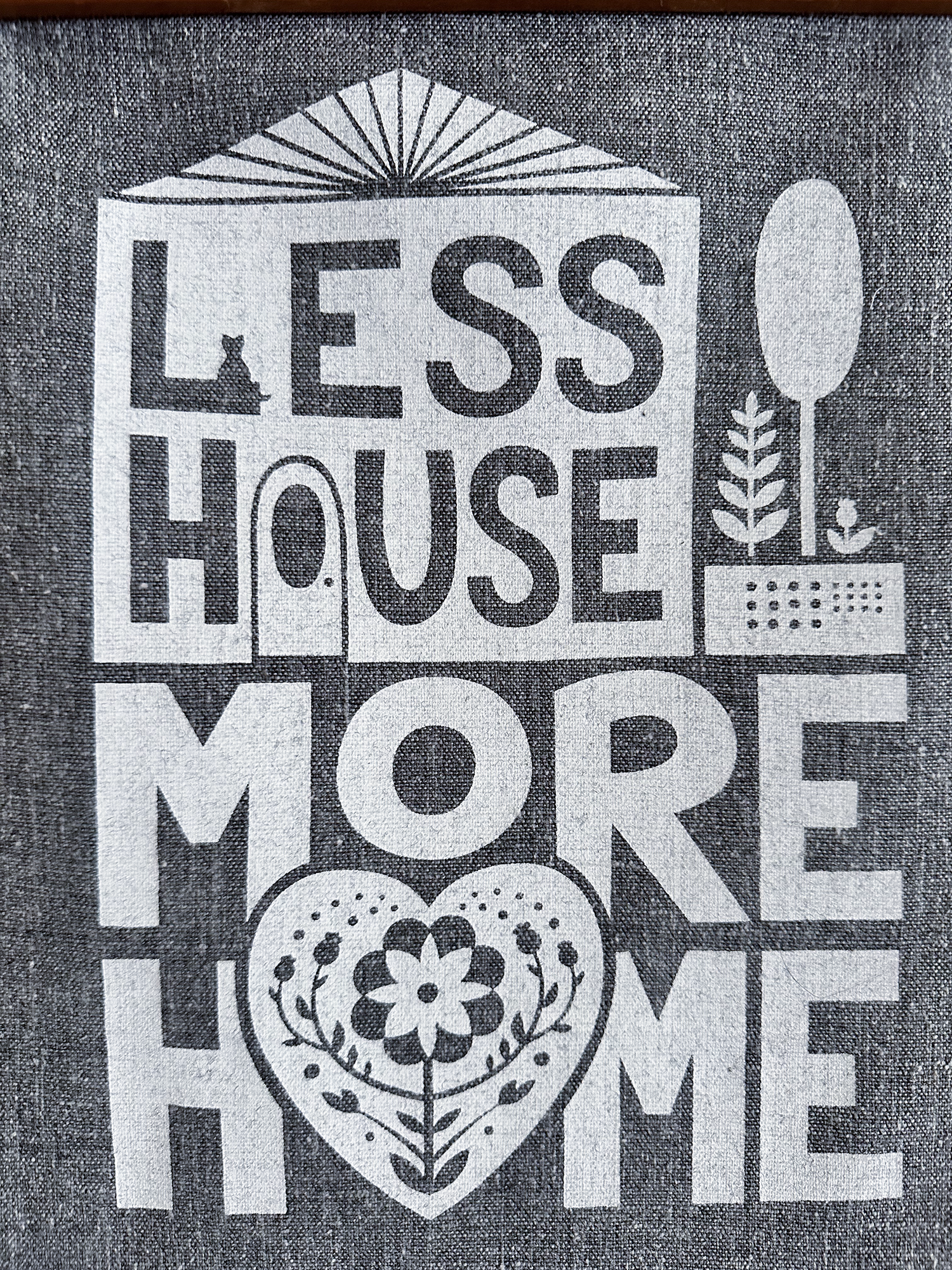Less-House_gray-2.png