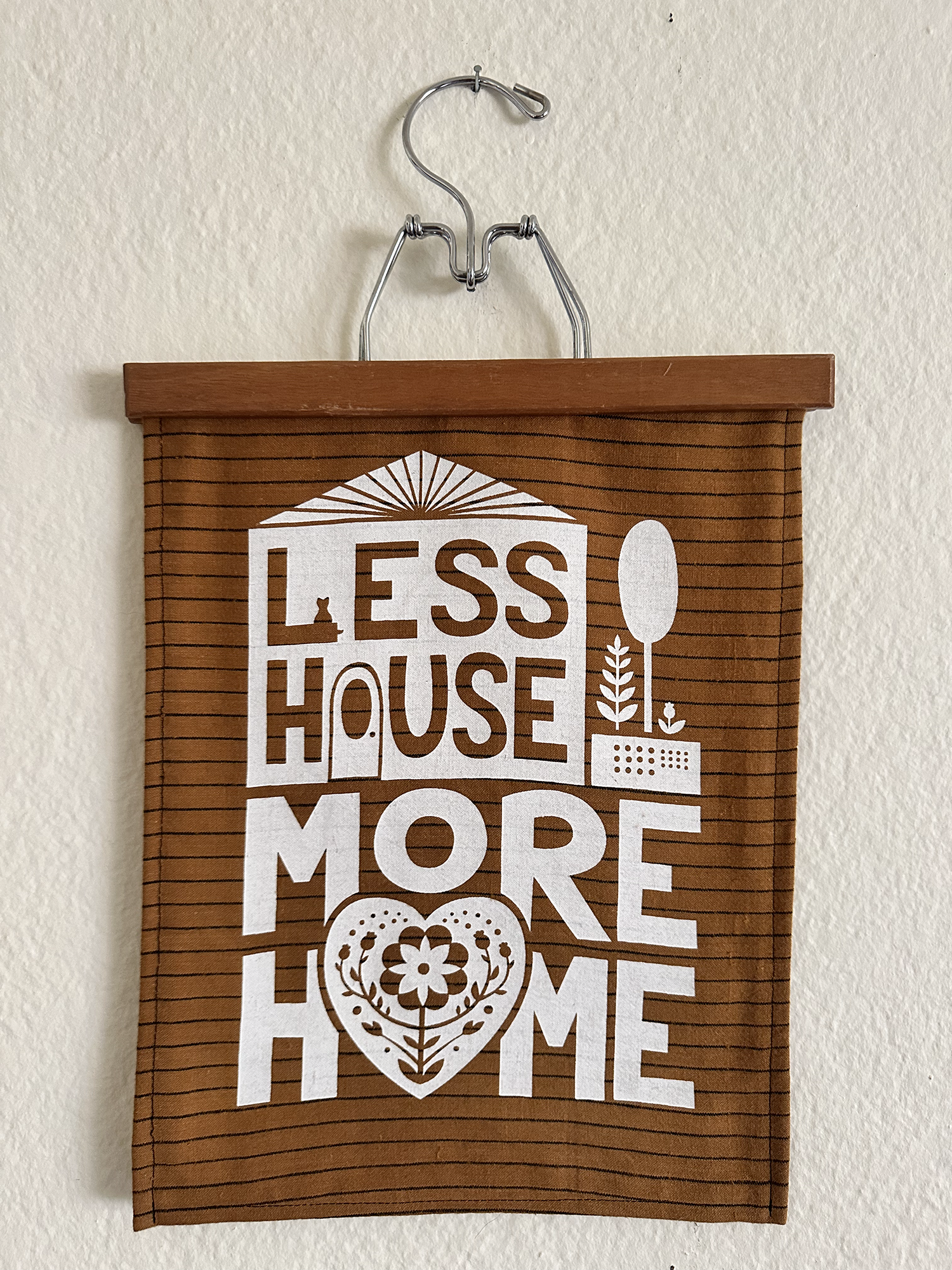 Less-House_brown-1.png