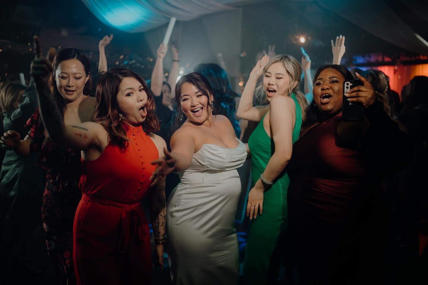 Oops, it completely slipped my mind that it's Friday! 🎉 Time to celebrate the start of the weekend! 🙌 Happy Friday, everyone!! 🥳

www.koukiphotographynz.com

#aucklandweddingphotography #weddings #instagood #weddingstyle #bridetobe #nzweddingphoto