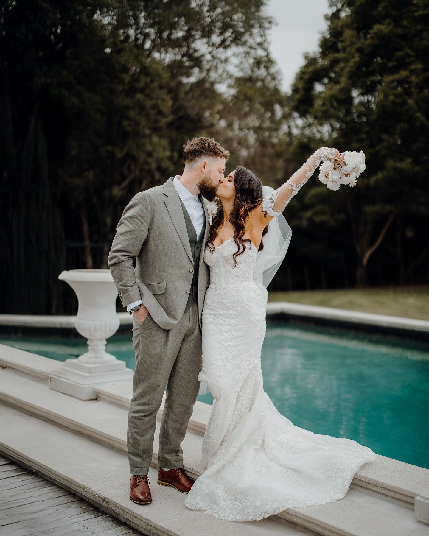 Soulmates, Manar & Sam β€οΈ
#aucklandweddingphotographer #aucklandweddings #love #kauribayboomrock #nzweddings #dress #instgram #happy #bride #palastineπ΅πΈ #weddingdayinspiration #weddinginspo