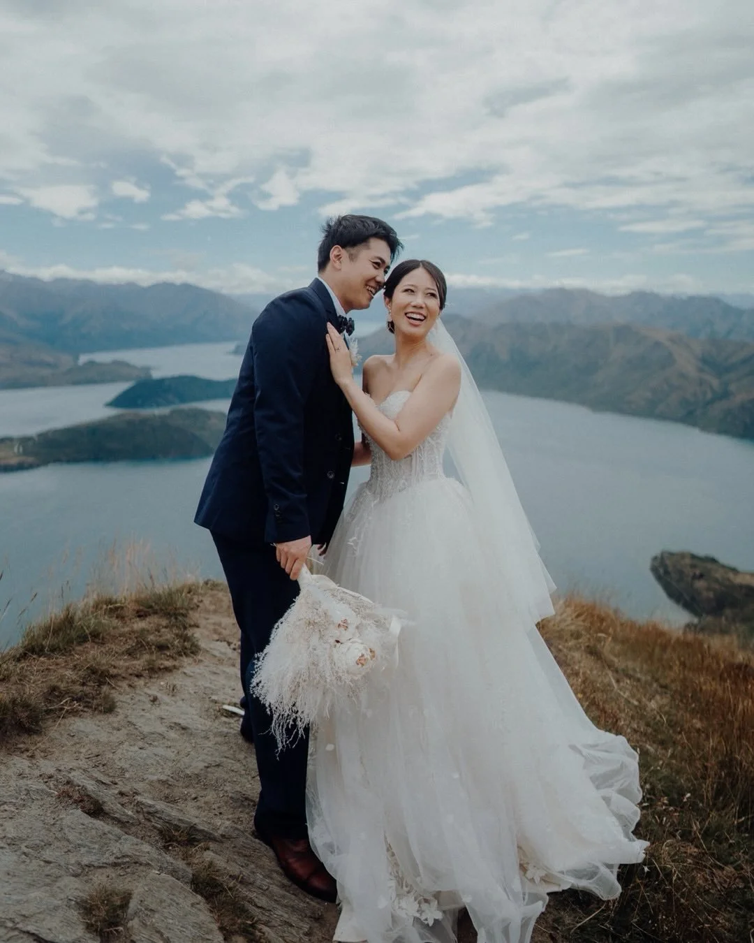 Coromandel Peak delivered the most beautiful weather for Tetsuya &amp; Yuka&rsquo;s unforgettable elopement wedding day 🤍

The forecast was meant to be chaotic, but from Queenstown to Wanaka everything turned around. Clear skies, calm winds, and a p