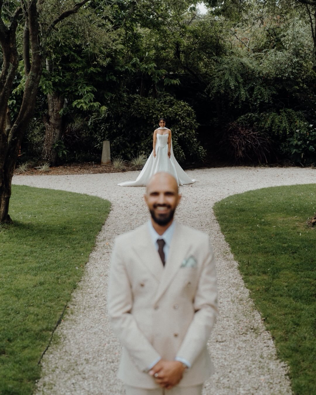 I've got a major obsession with planning the first look. These are stunning raw moments of Kavin &amp; Yasmin&rsquo;s first look. ❤️ 

#aucklandweddingphotographer #wedding #weddinginspo #love #indianweddings
