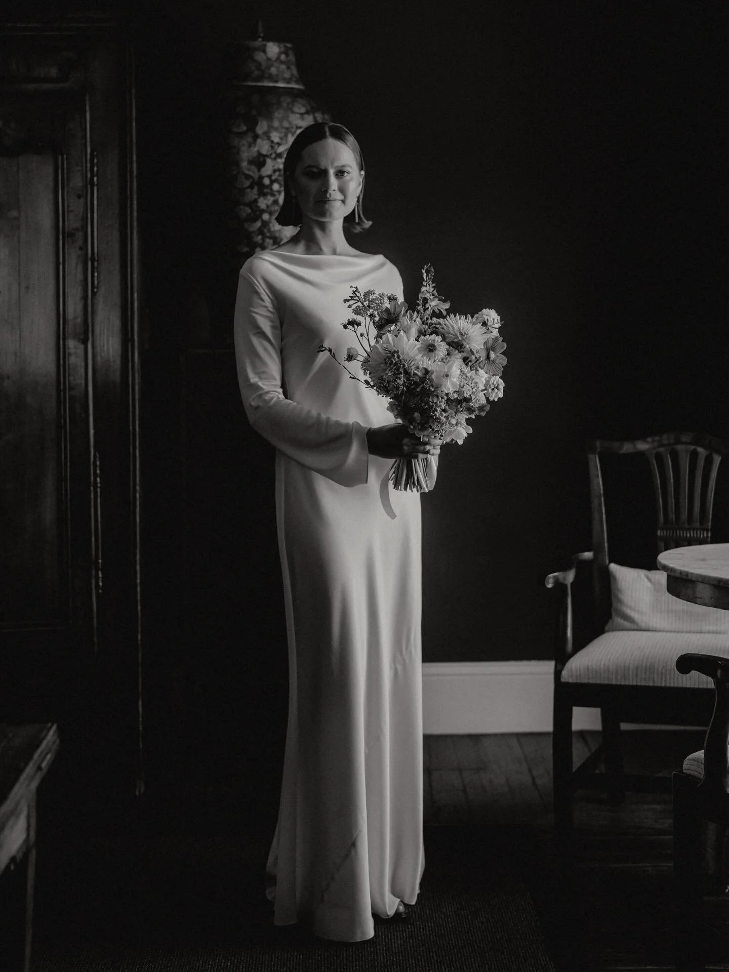 The effortlessly stunning Alana 🇺🇸 

@flowerroomqueenstown @eichardts @cicie.makeup_artist @queenstownhairandmakeup @marriedbyfriends 

#queenstownweddings #bride #weddings #weddinginspo #nzweddings
