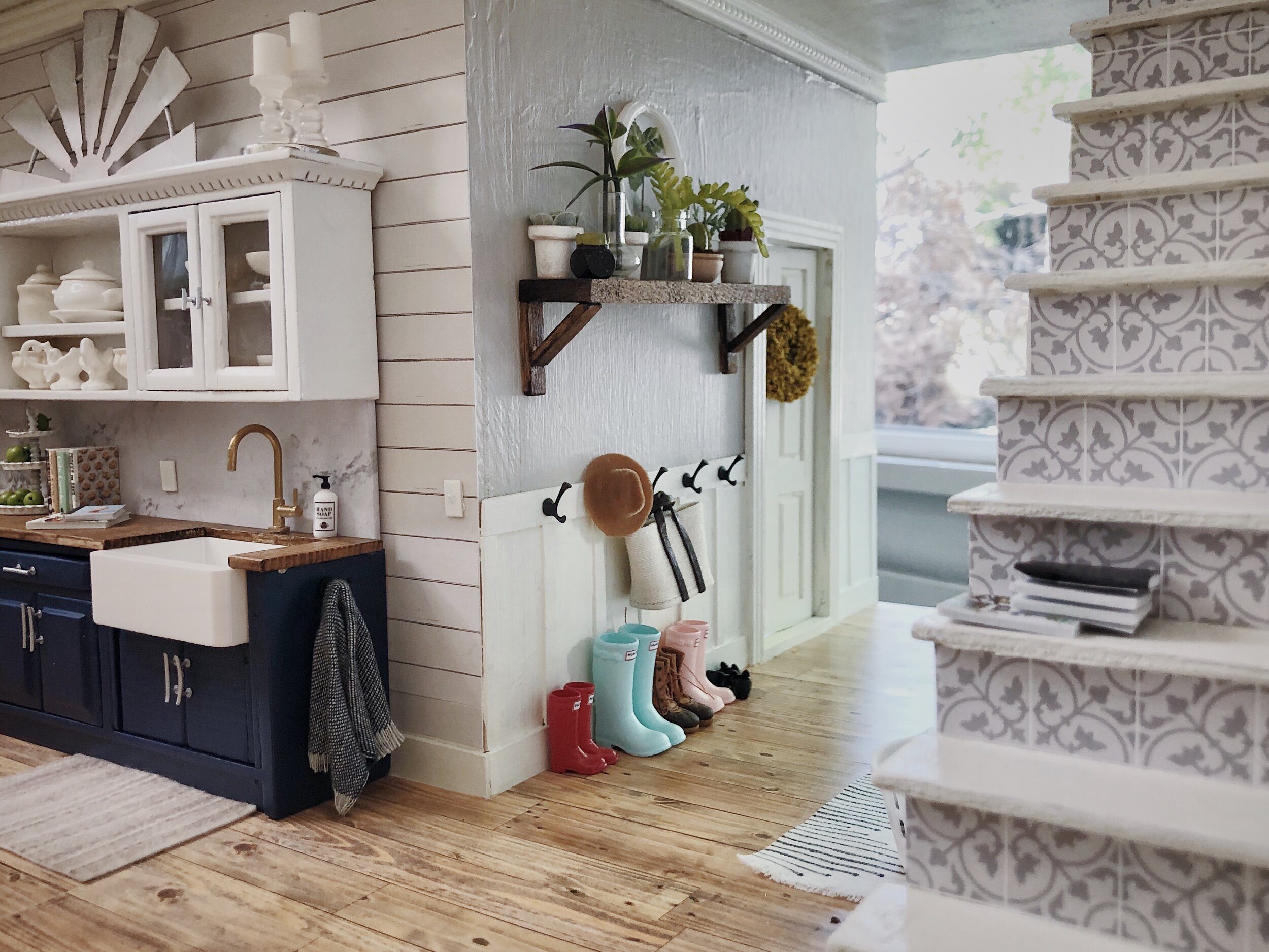 Teeny tiny laundry room #dollhouse #miniature, dollhouse renovation