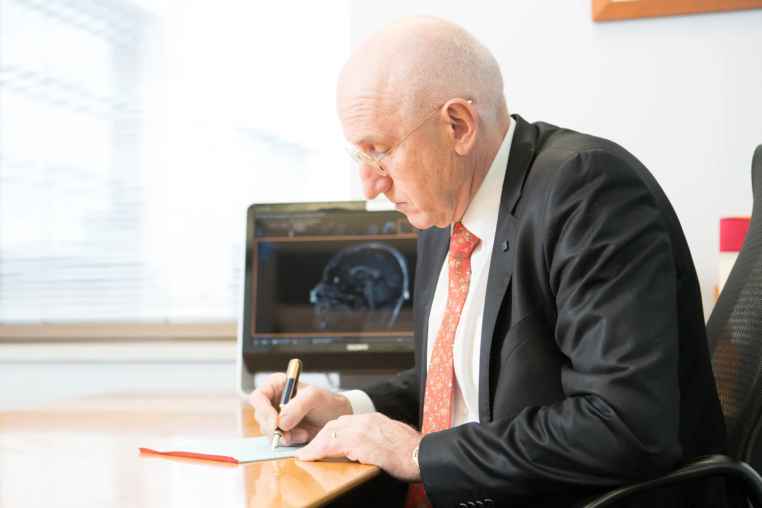 Dr Wally Knezevic is a Neurologist with over 30 years' experience in Adult General Neurology.