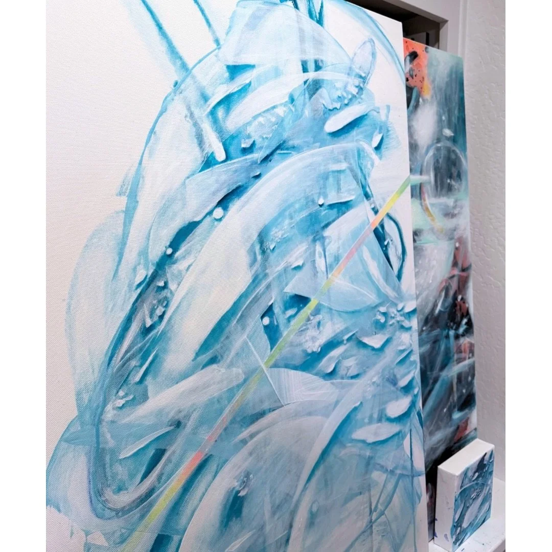 Here&rsquo;s some close up details of the layers. This is an under layer just building up some depth as I go. 🩵🩵🩵

#moonmusic #coldplaymoonmusic #turquoisepainting #turquoisehome #turquoisedecor #moderndecor #mywestelm #mcmdesignr #designerhomeart