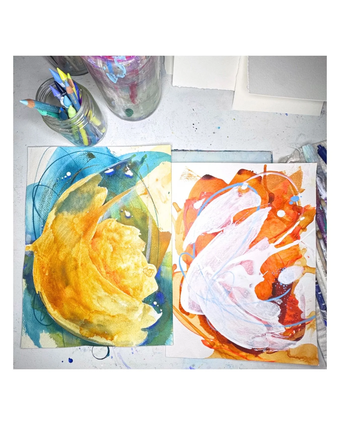 These two are related somehow&hellip;
Working on some paper paintings to list soon. 🧡🩵

#artonpaper #acryliconpaper #paperpainting #acrylicabstract #abstractart