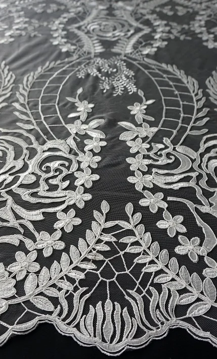 BROKAT BRIDAL CM 009// 130 CM // RP. 190,000/M