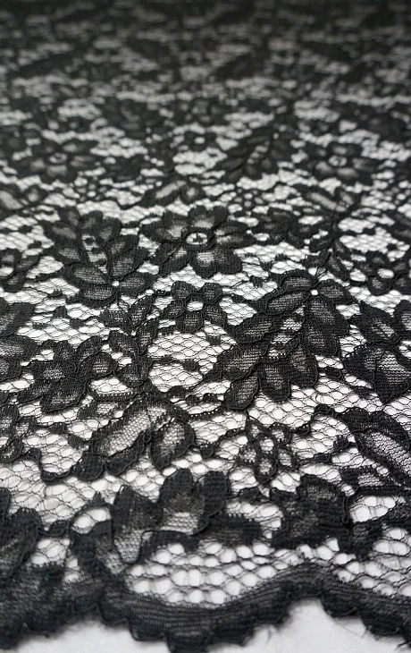 KAIN BROKAT 040 // 135 CM // RP. 60,000/M