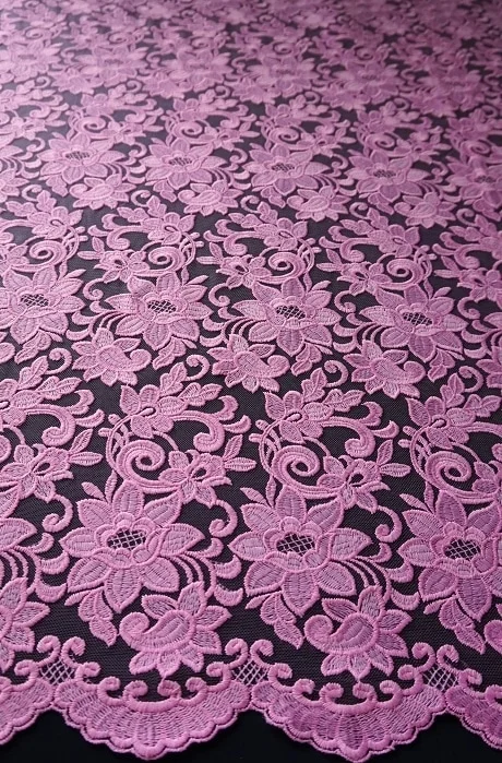 BROKAT PRADA SP 128 // 130CM // RP. 125,000/M