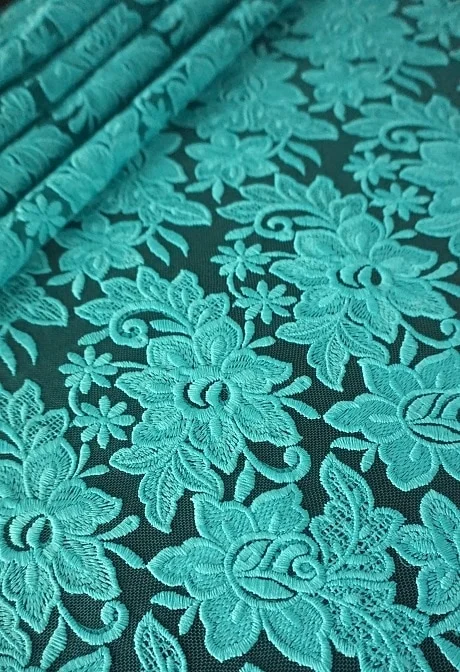 BROKAT PRADA SP 136 // 130 CM // RP. 125,000/M