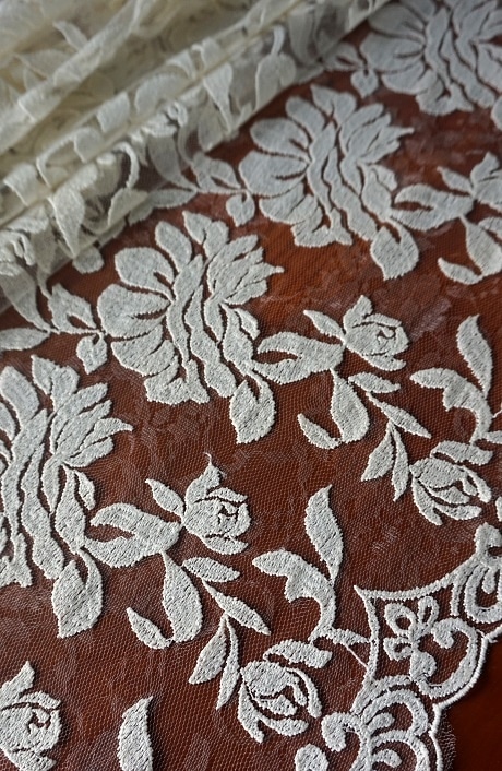 BROKAT PRADA SP 137 // 130 CM // RP. 130,000/M