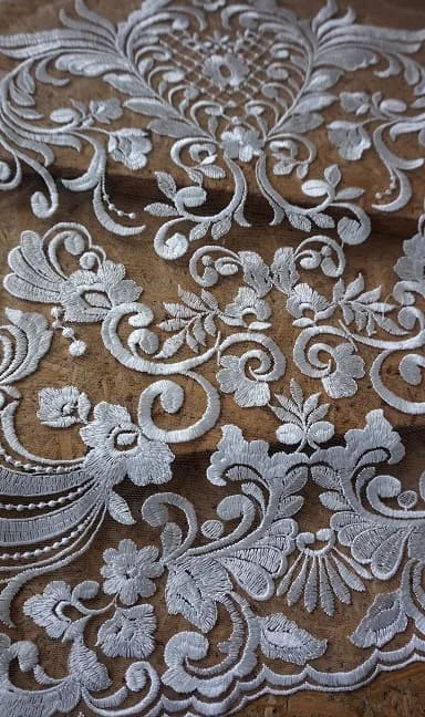 BRUKAT BRIDAL CM 051 // 130 CM // RP. 190,000/M