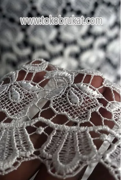 BROKAT PRADA P 021 // 130 CM // RP. 150,000/M