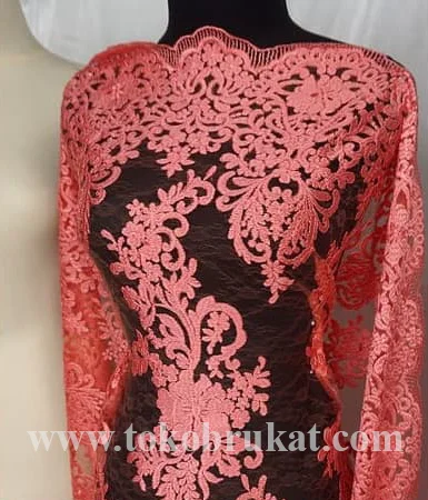 BROKAT PRADA SP 162 // 130 CM // 150,000/M 