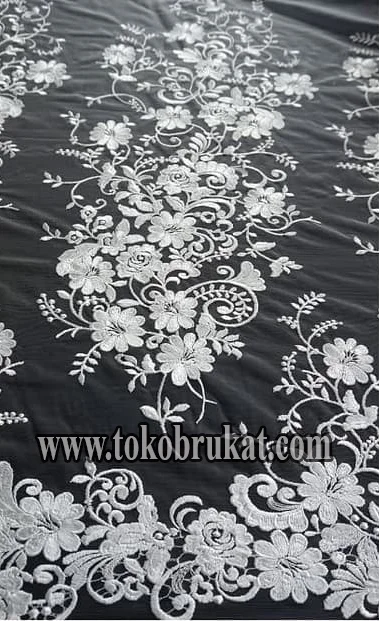 BROKAT BRIDAL CM 018 // 130 CM // RP. 185,000/M