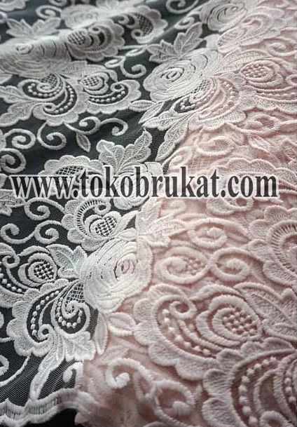 BROKAT PRADA SP 173 // 130 CM // 145,000/M