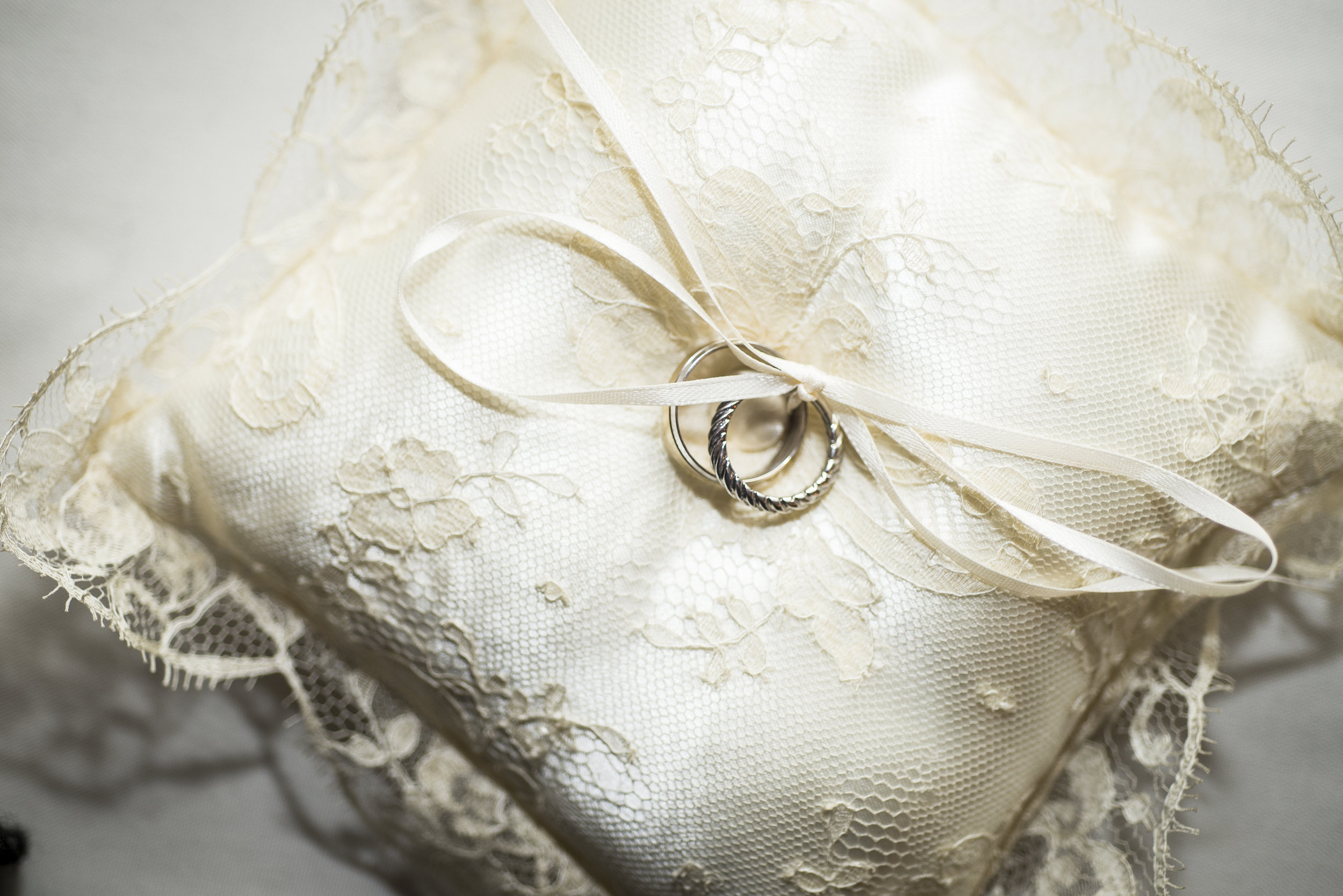 Winter wedding ring bearer pillow // The Miner Details weddings