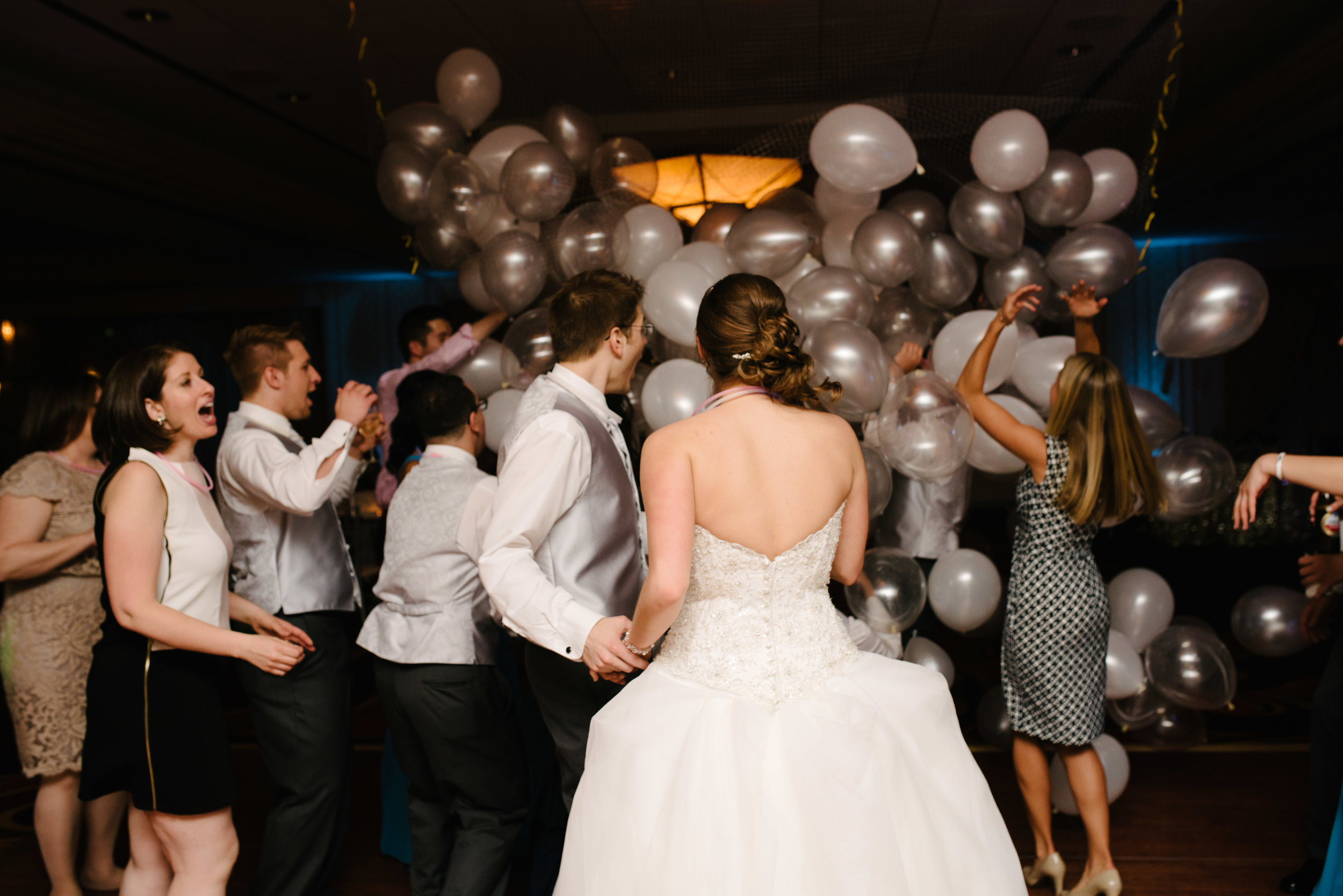 Balloon drop ballroom wedding reception // The Miner Details weddings