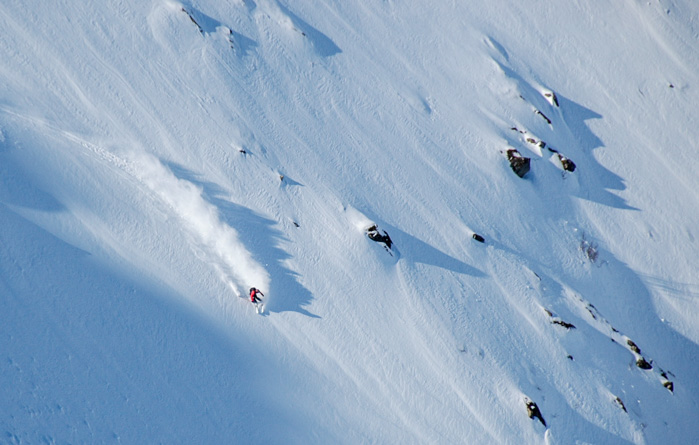 Finding the best goodies in a pretty damn good goodie bag in Vesterålen. Skier: Pete Oswald, photo by: Tove Kockum
