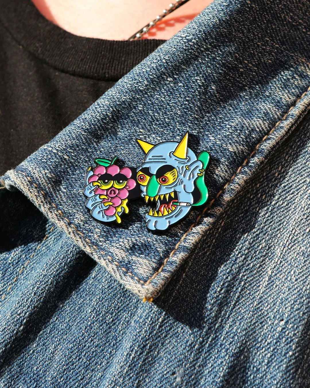SQUEEZER GRAPE PIN